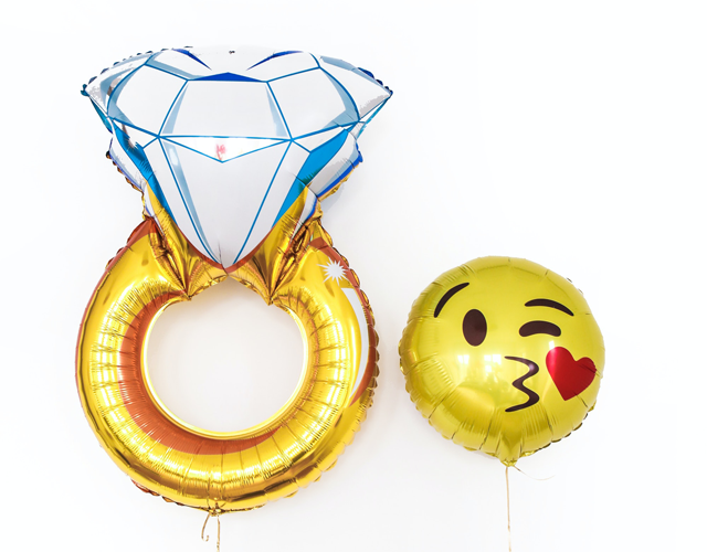 Foil Balloons: Sparkle and Shine for a Glamorous Touch