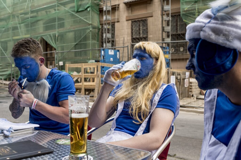 Smurfs_chilling_on_a_stag_do