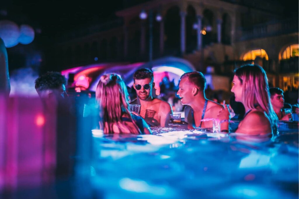 Szechenyi Thermal Bath: https://spartybooking.com/