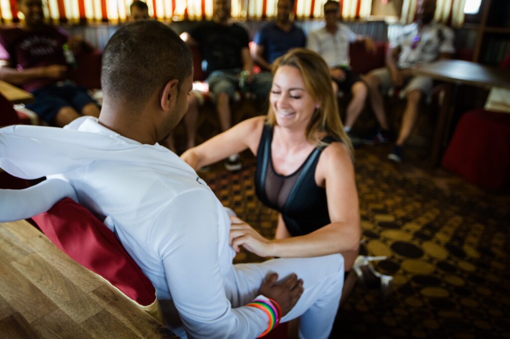 Streaptease on a riverboat cruise